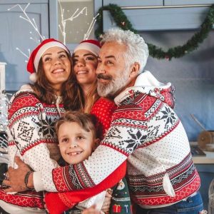 9 Tips for Having a Christmas Filled with Love and Health